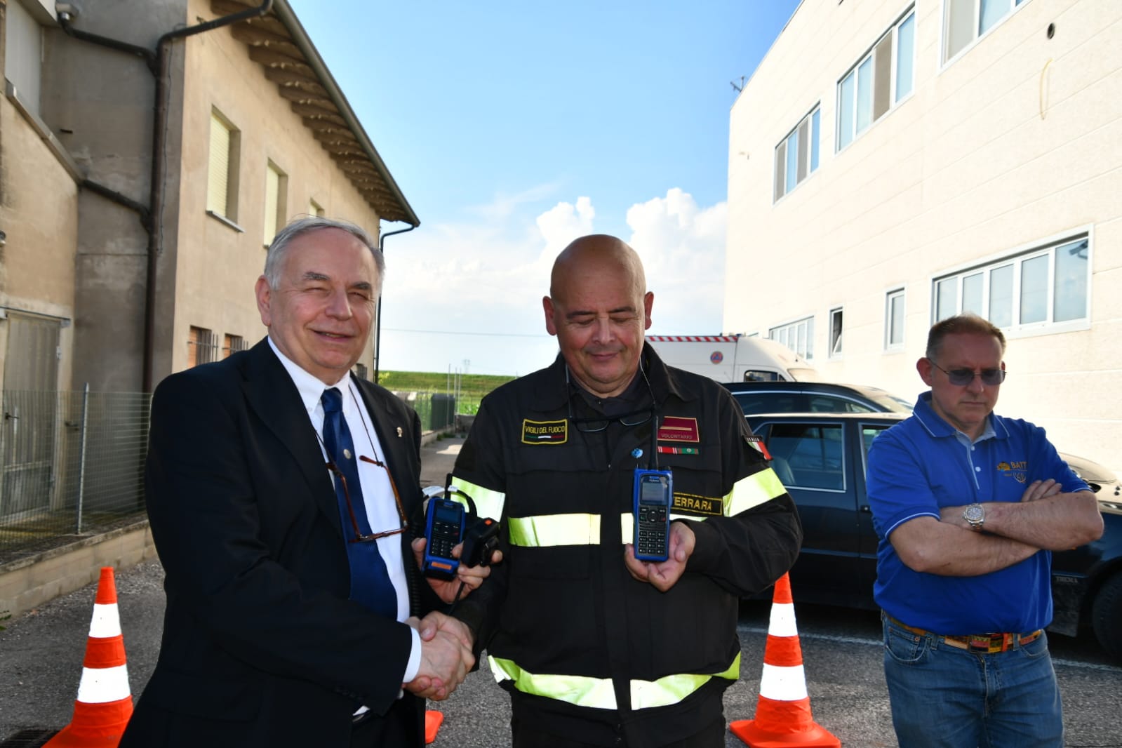 CONSEGNA SERVICE del PRESIDENTE al Capo Distaccamento  Marchetti Michele